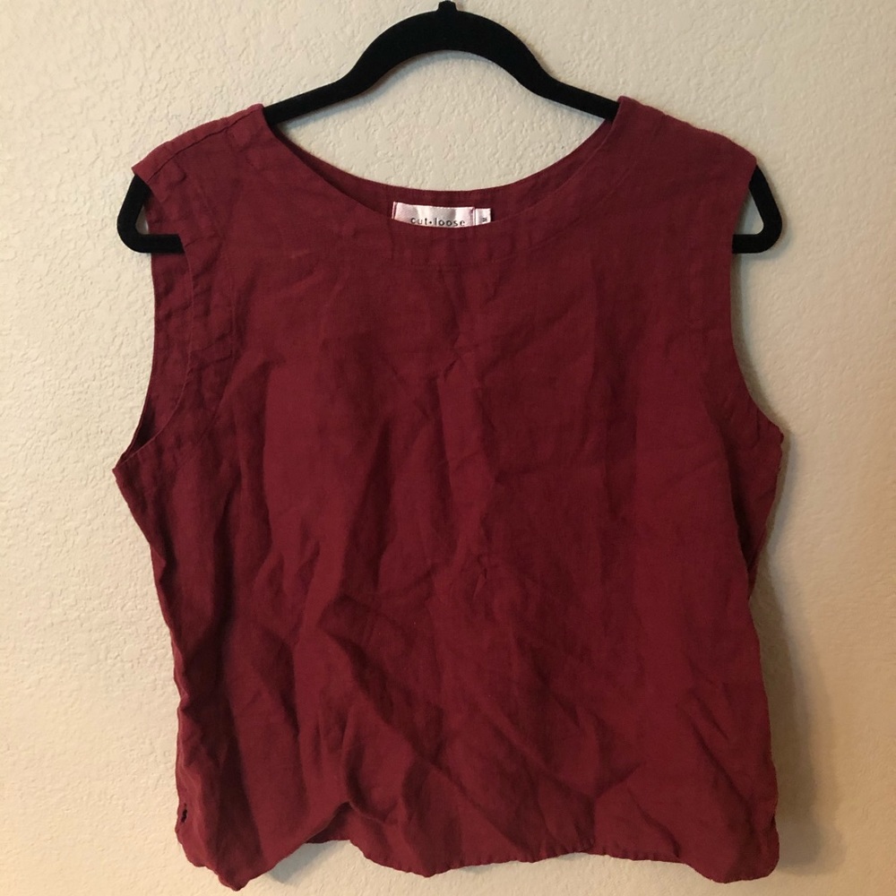 Maroon tank